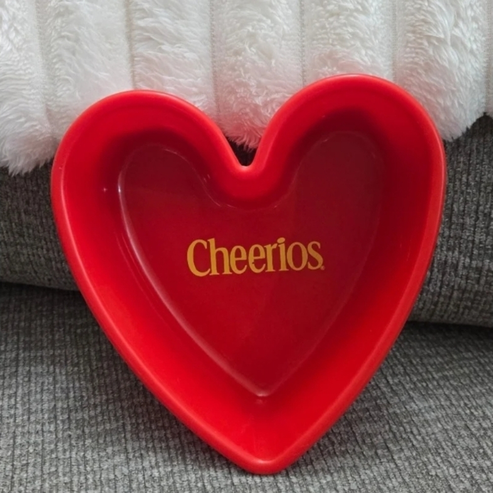 2001 General Mills Cereal Red Heart Shaped Cheerios Plastic Bowl Dish